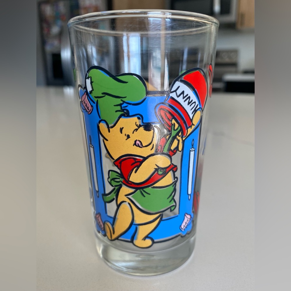 Vintage Collectible Disney Winnie The Pooh "What's Cooking, Pooh?" 16oz Glass